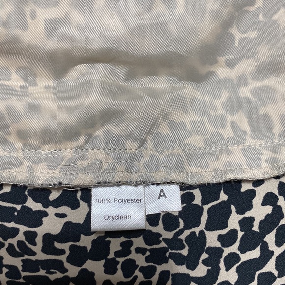 Loft Shorts Size 2 - Picture 9 of 11